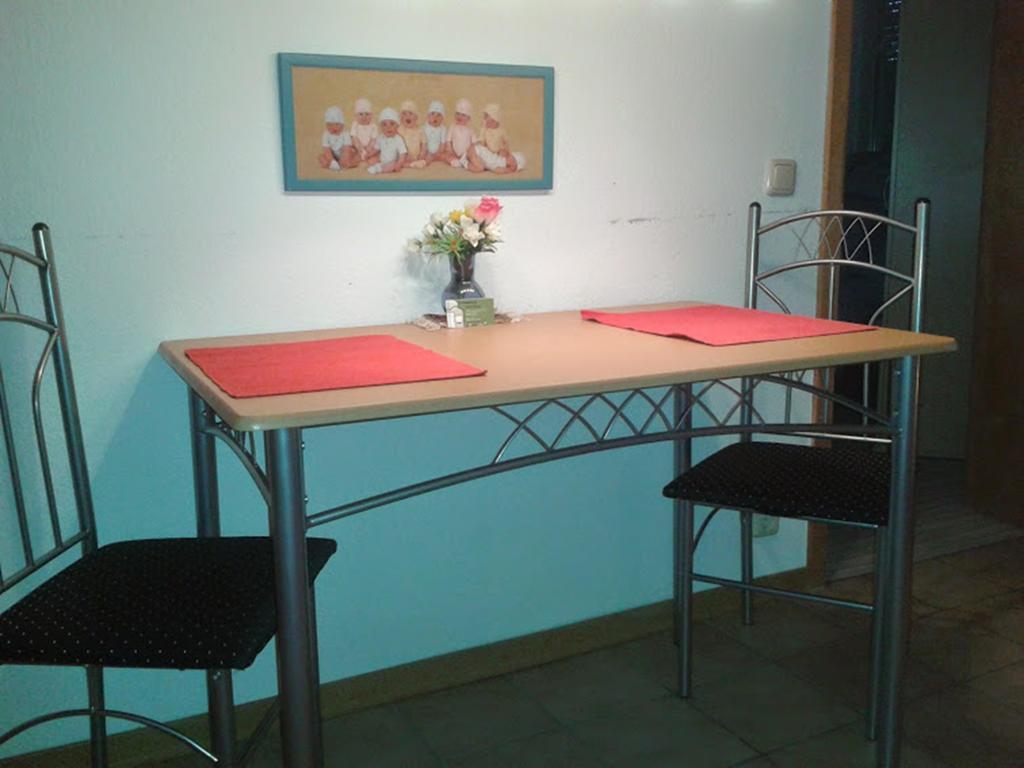 Ferienwohnung Witzig Inh Rita Weitmann Ingelheim am Rhein Ruang foto